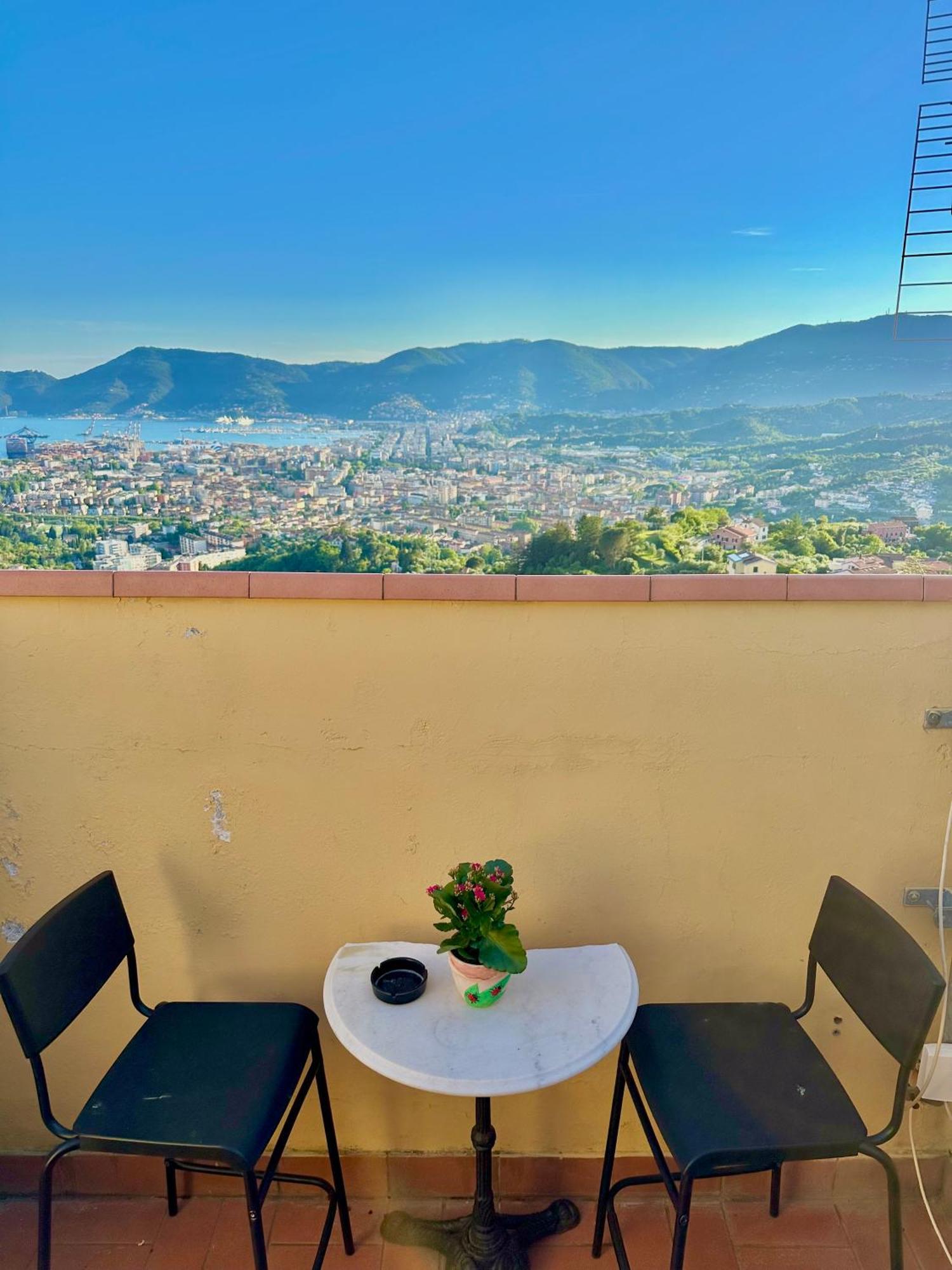 La Spezia Vezzano 5 Terre - Il Ciliegio Apartment Vezzano Ligure Bagian luar foto